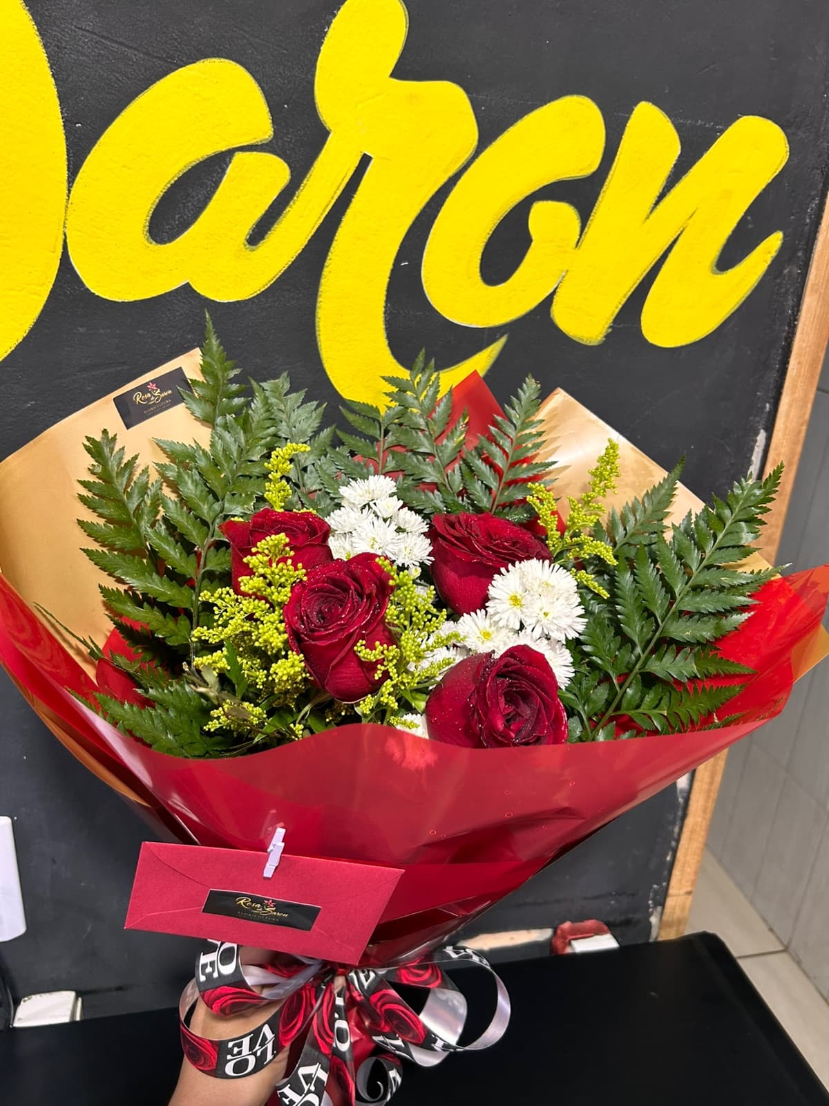 Buquê carinho com 4 rosas