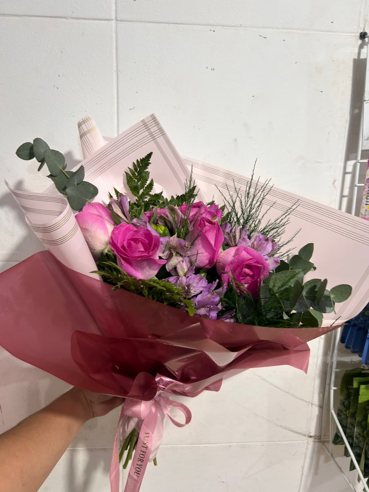 Buquê love pink com 6 rosas