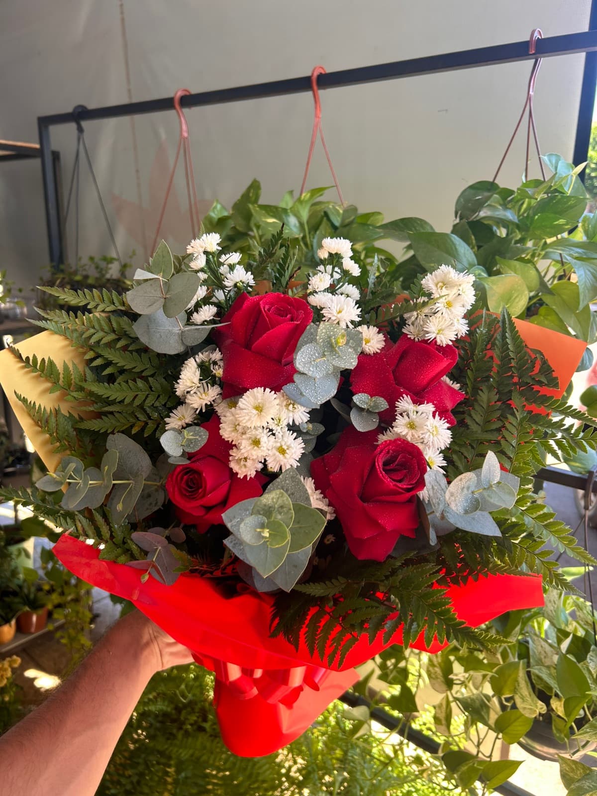 Buquê love red com 4 rosas